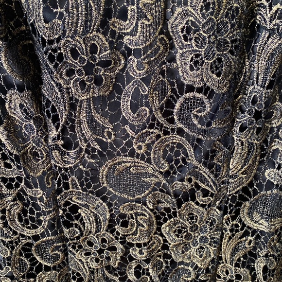 Women’s RW&CO midi dress - Picture 2 of 4